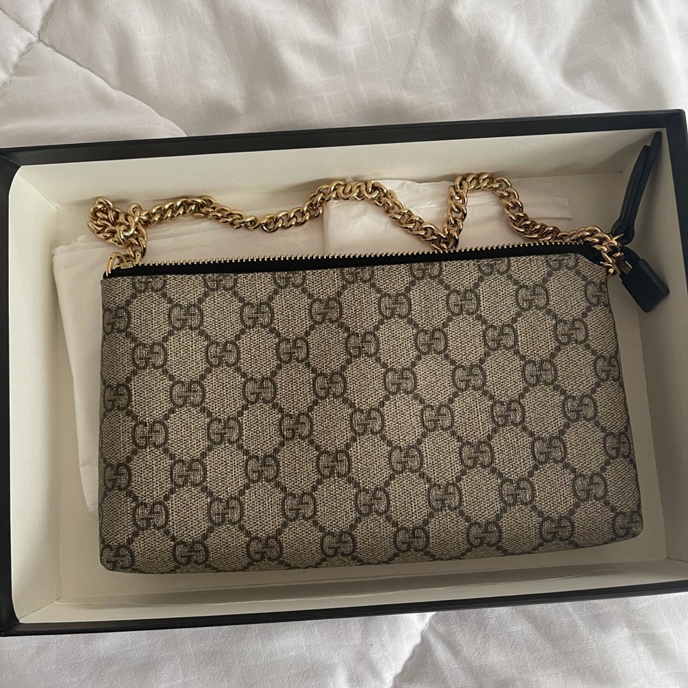Gucci wristlet bag. Used. Great condition.